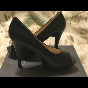 Black peep toe pumps (nine &co - Macy’s brand)